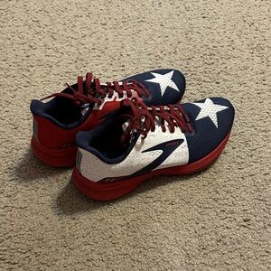 Brooks Women’s Star-Patterned Red and Blue Shoes